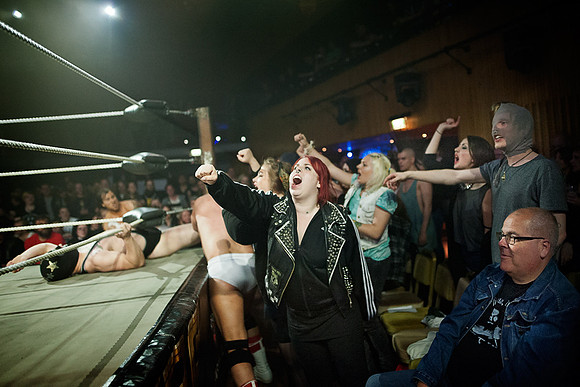 Wrestling fans