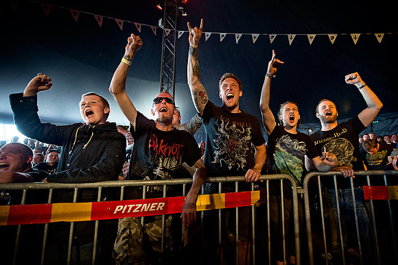 Heavy metal fans enjoying wrestling at Copenhell...