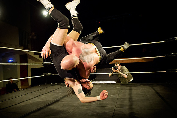 Chaos vs. El Vecino