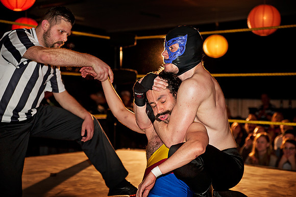 The Strangler vs. El Vecino