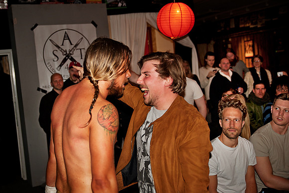 A wrestling fan in Halmstad having an argument with Ken Malmsteen
