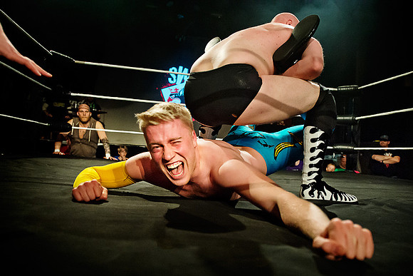 Johnny Flash vs. J.O. Hansen