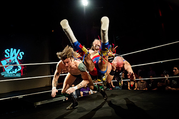 El Vecino vs. Cliff Pettersson and Danny Sharp