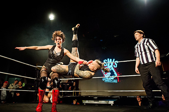 Aya Frick vs. Aliss Ink
