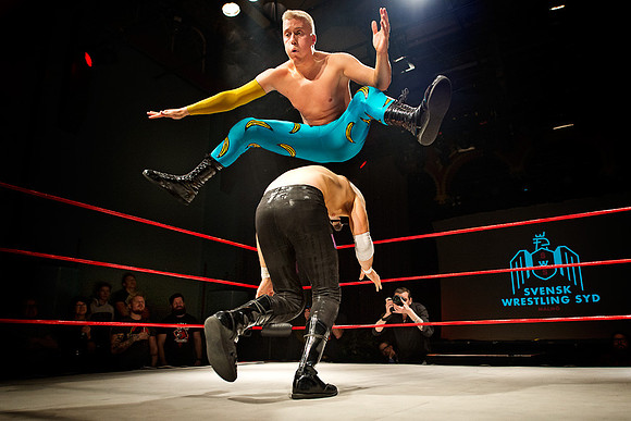 Johnny Flash vs. Emeritus