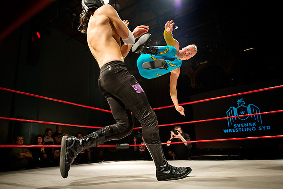 Johnny Flash vs. Emeritus