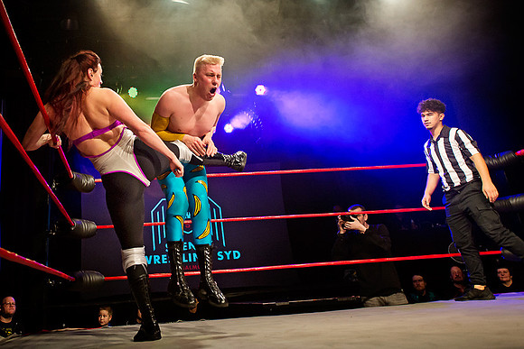 Sixt vs. Johnny Flash