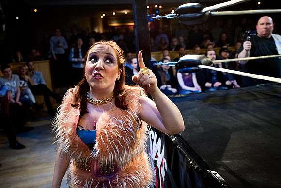 Chanette Lööf, wrestling manager