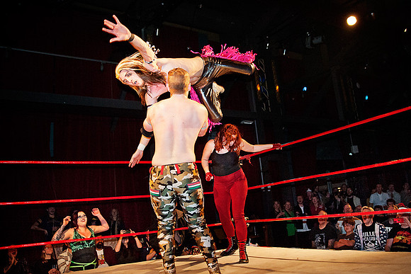 Seb Silver and Amy Phyre vs. Hunyadi Tamás